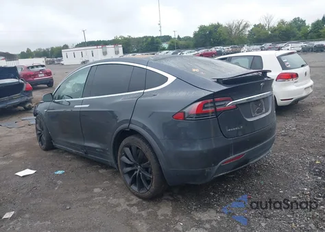 2016 Tesla Model X 60D/70D/75D/90D/P100D из США, поврежденный, VIN 5YJXCBE24GF020517